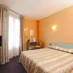 Auriane Porte De Versailles